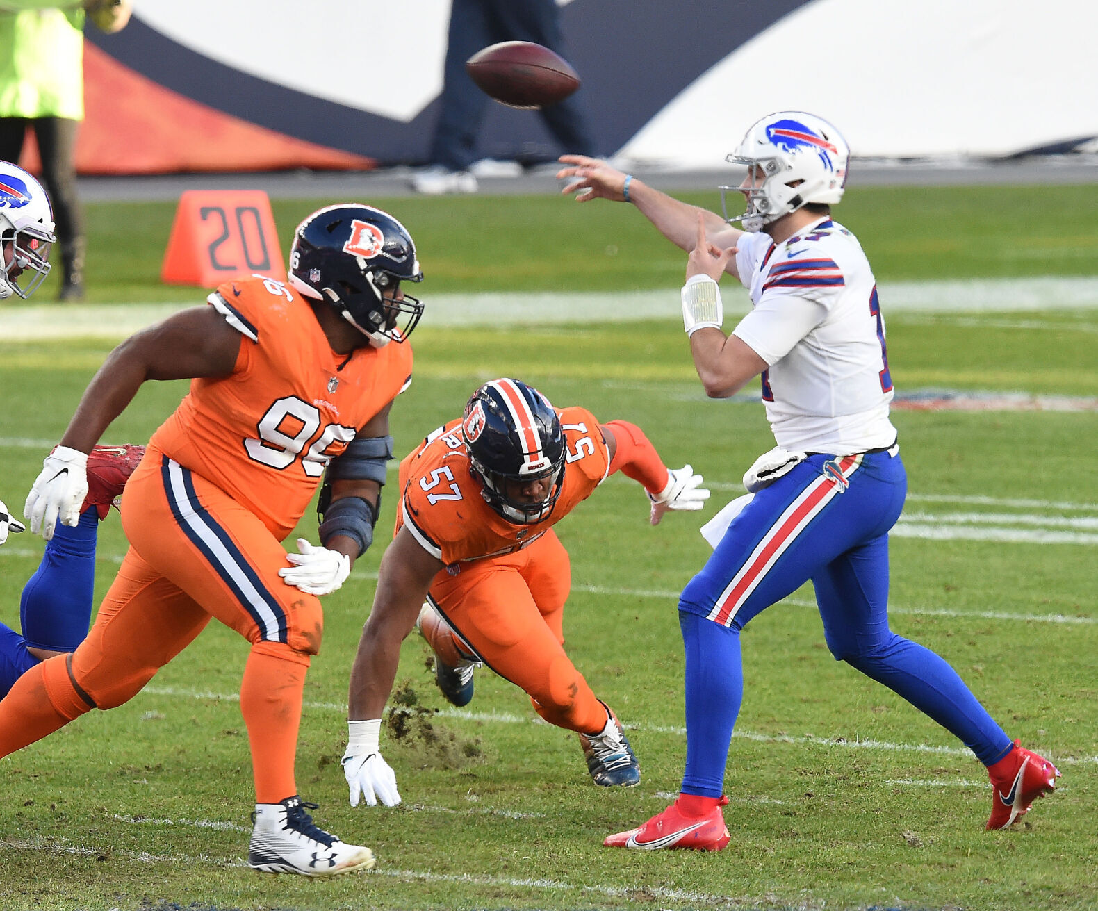 122020-s-broncos 1236.jpg
